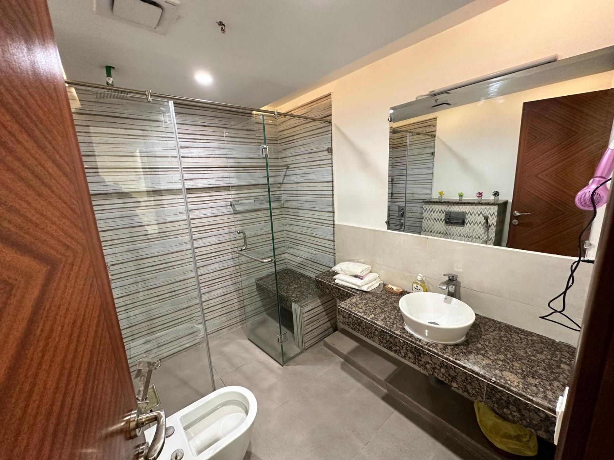 Sunset Luxury Gold Crest Mall Residency Lahore Exterior photo